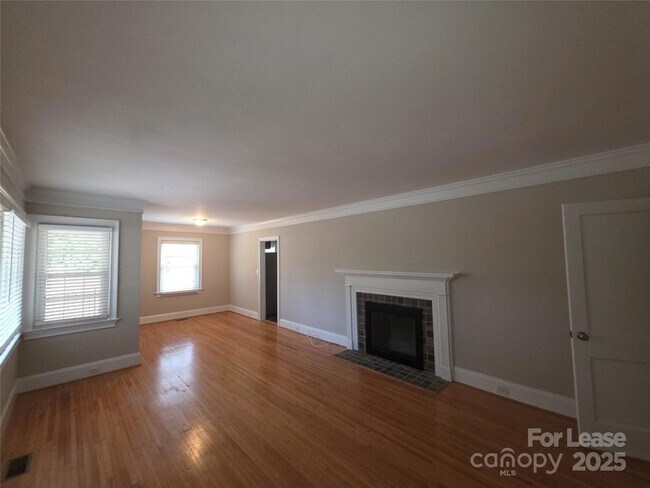 Foto del edificio - 3711 Park Rd