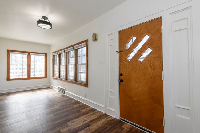 Building Photo - 2028 S 85th St