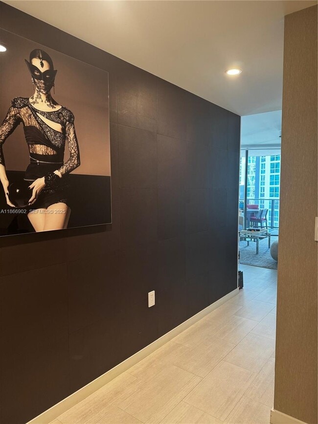 Building Photo - 1000 Brickell Plaza