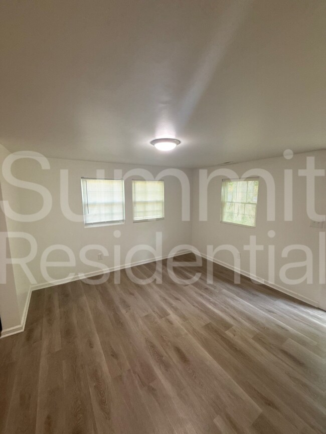 Foto del edificio - 604 Betty St