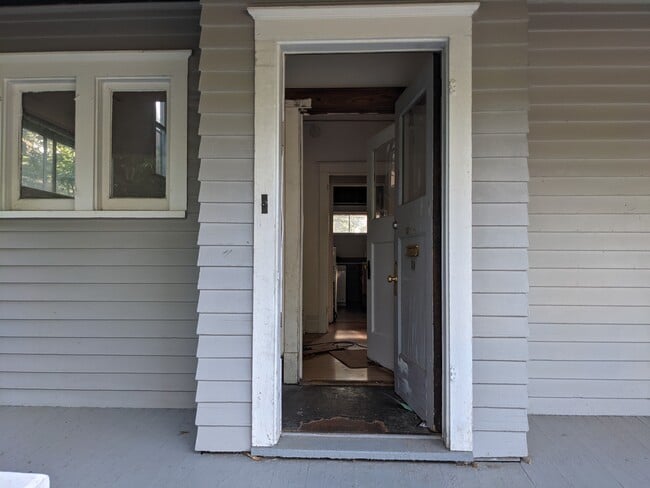 Building Photo - 801 5th Ave S