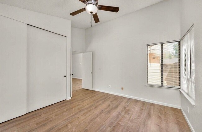 Foto del edificio - Cozy Home for rent in Visalia