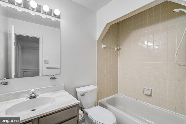 Foto del edificio - 5974 Wescott Hills Way