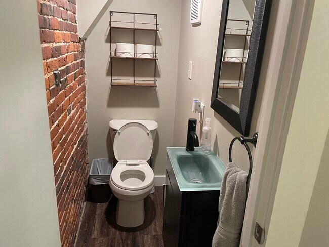 Downstairs bathroom - 65 Middle St