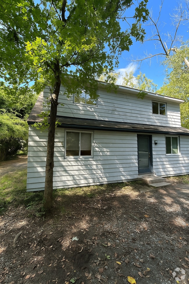 Building Photo - 305 N Boundary St