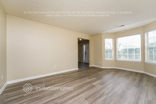 Foto del edificio - 220 Hazelhurst Dr