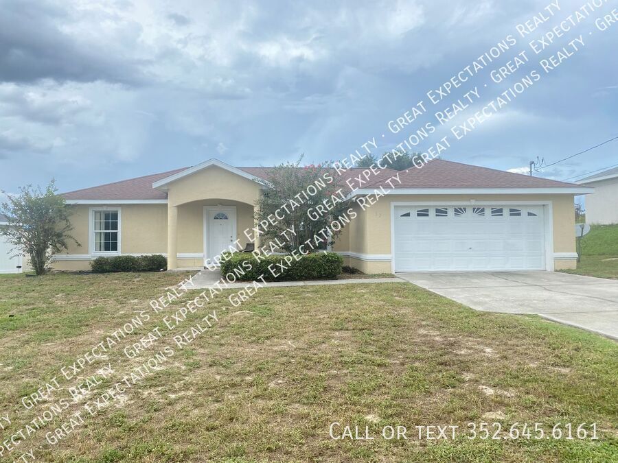 Foto principal - Three Bedroom Home in SE Ocala