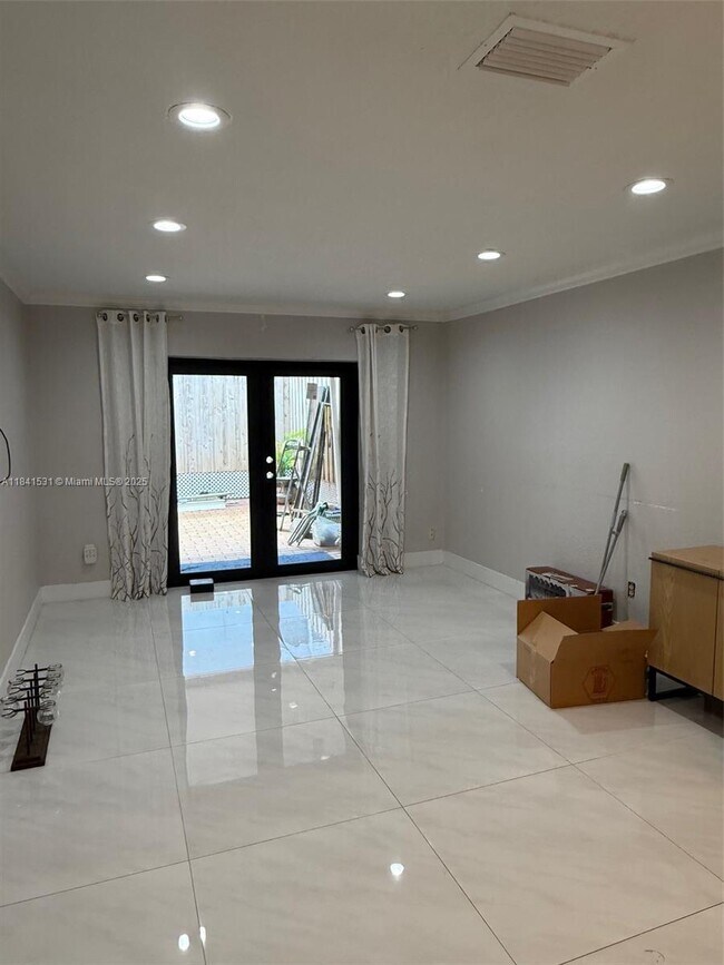 Foto del edificio - 611 SW 114th Ct