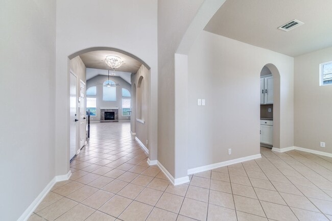 Building Photo - GORGEOUS 5-BEDROOM STONE OAK HOME WITH EXPANSIVE VIEWS