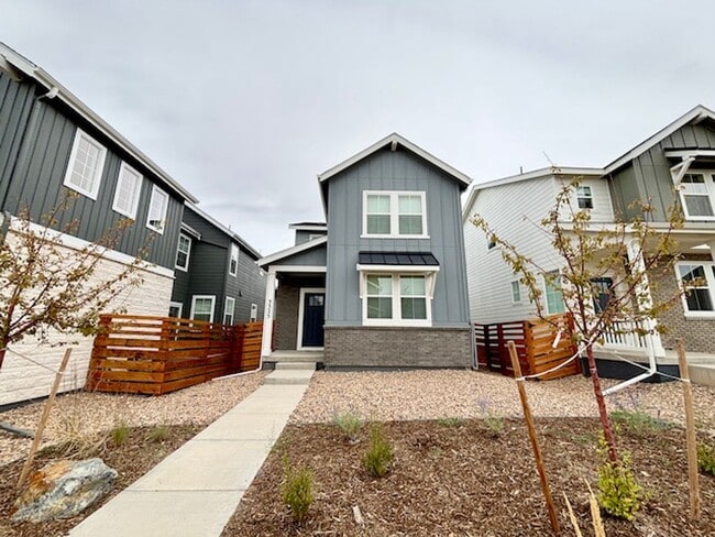 Photo - December FREE If Lease Starts By Nov. 15!! House