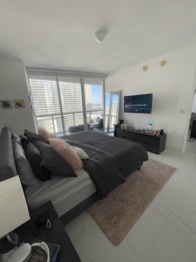 Foto del edificio - 475 Brickell Ave