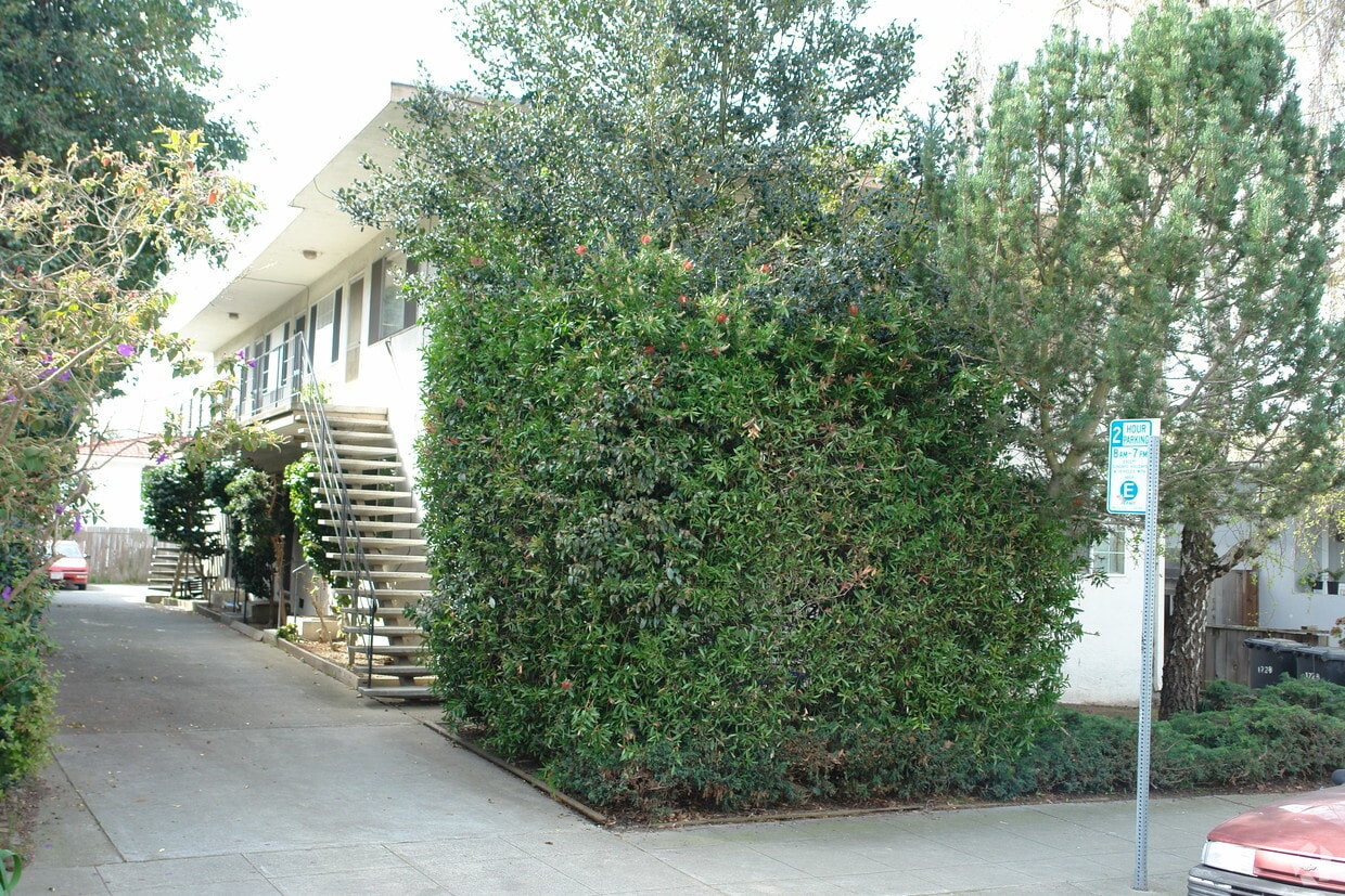 Primary Photo - 1728 Berkeley Way