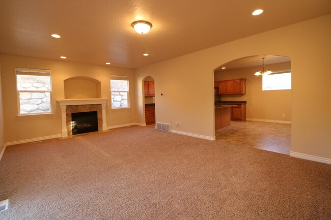 Building Photo - Traverse Mountain Home