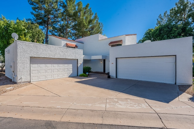 Building Photo - 4245 E Ludlow Dr