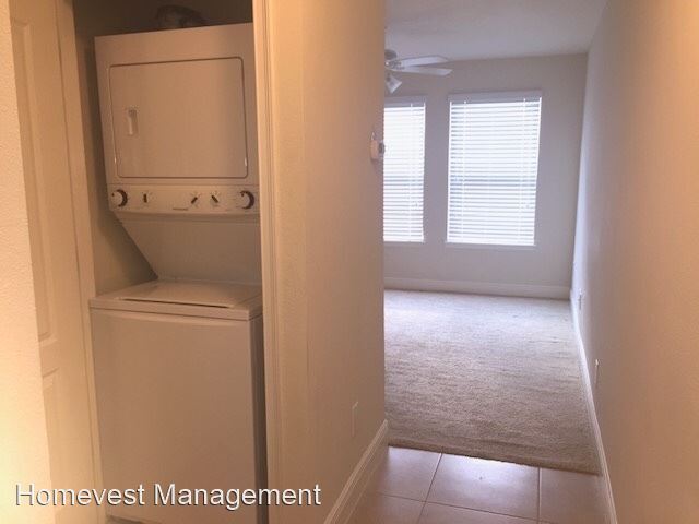 Building Photo - 8701 Via Trieste Dr