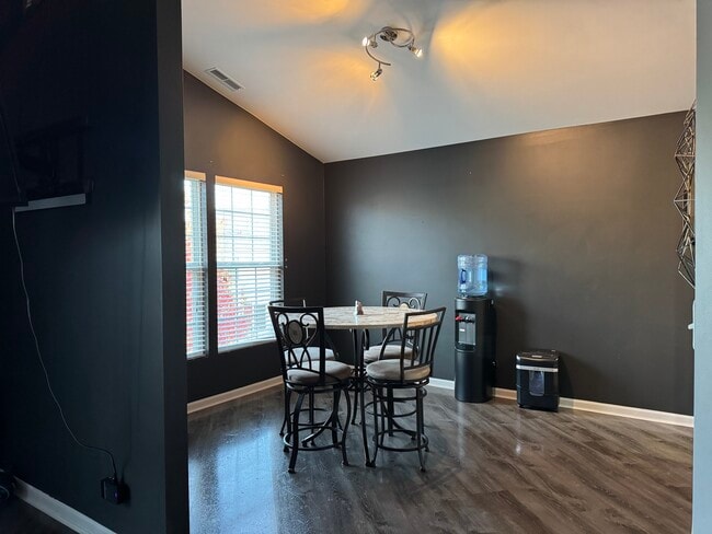 Foto del edificio - 1434 Crimson Ln