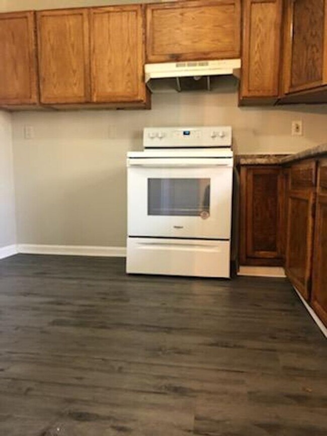 Foto del edificio - 3 Bed 2 Bath with a Bonus Room in Atlanta!