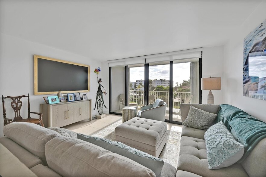 Primary Photo - 2860 S Ocean Blvd