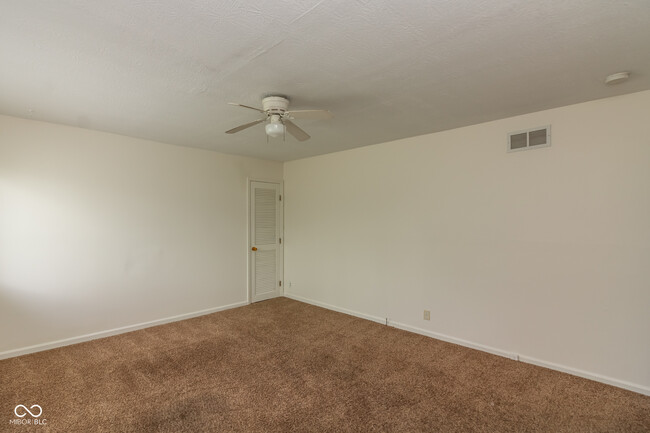Building Photo - 811 Riverside Dr