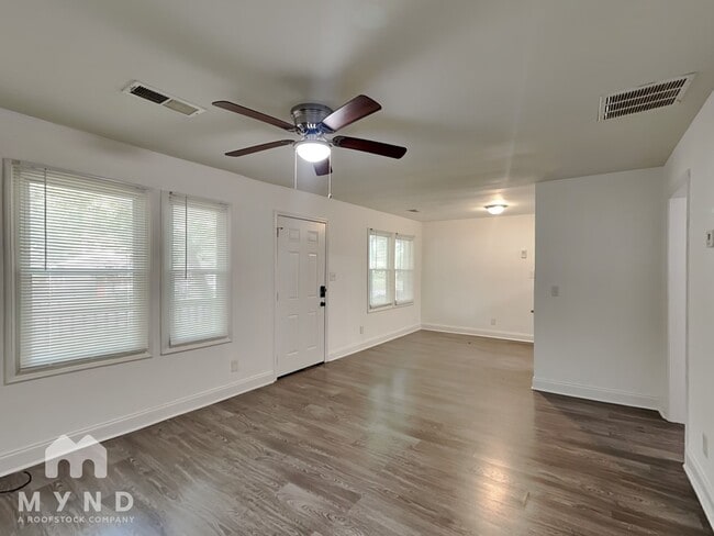 Foto del edificio - 433 W Lake Ave NW