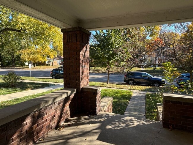 Building Photo - 5262-64 College