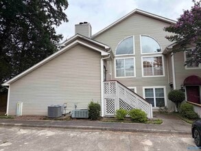 Building Photo - 1034 Stones Throw Dr NW