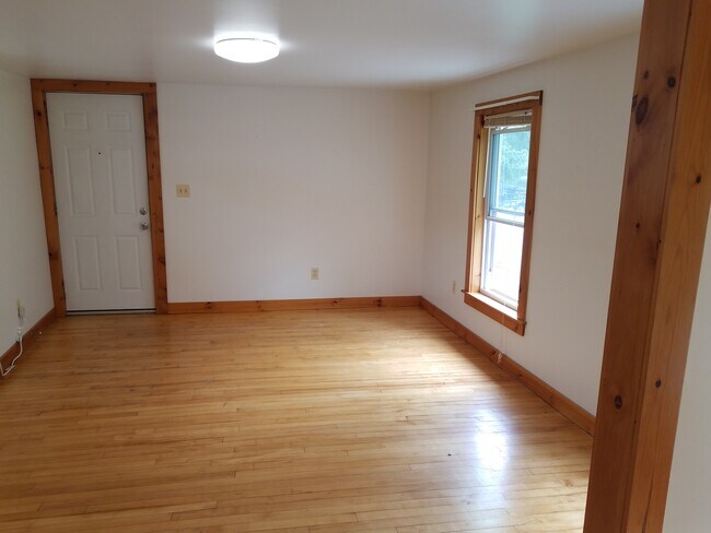 Building Photo - 206 Oak Hill Ter