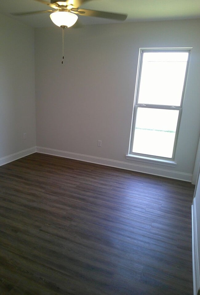 Building Photo - JUST REDUCED!! PLUS..***Move in Special..1...