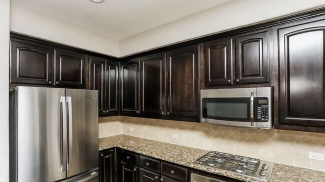 Building Photo - 4217 Riverview Dr