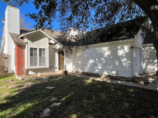 Foto del edificio - 9203 Shadow Crest, Converse, TX. 78109