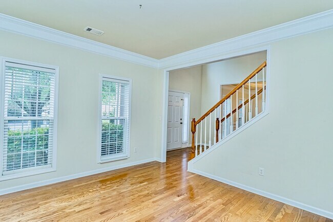 Building Photo - 504 Abby Cir