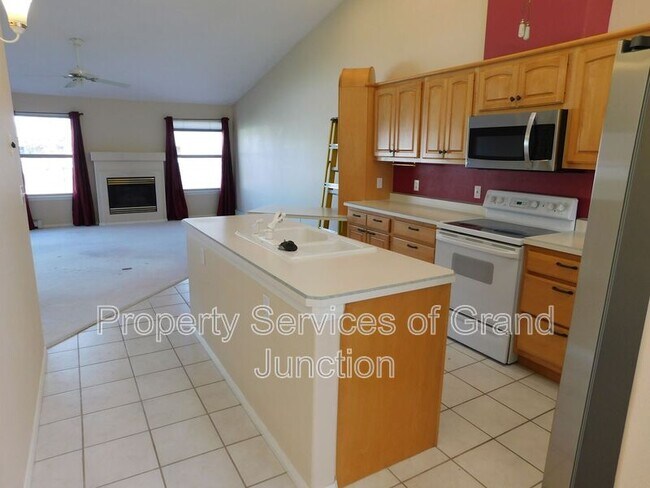 Foto del edificio - 702 Fountainhead Blvd
