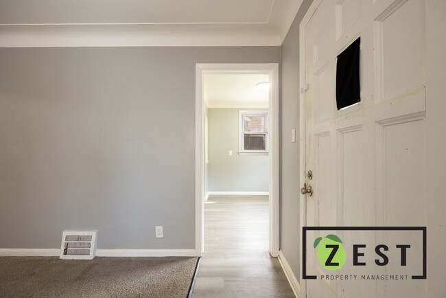 Foto del edificio - PRE-LEASING NOW!!!