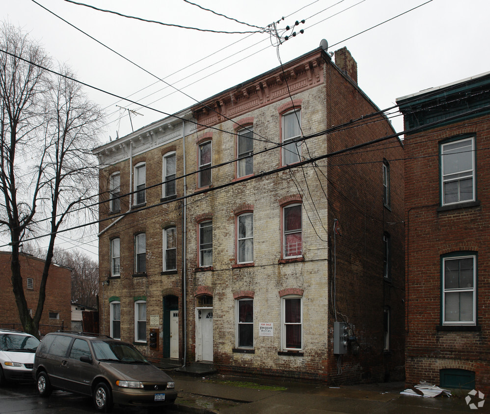 Building Photo - 41 Hasbrouck St