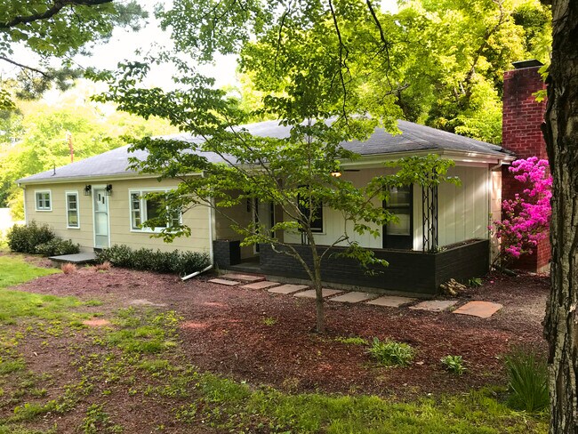 Foto del edificio - 9042 Hwy 100