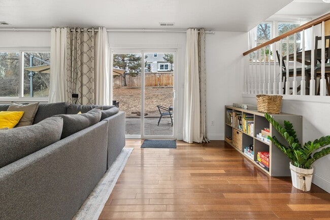 Building Photo - Furnished Rockrimmon 4-Bedroom with Mounta...