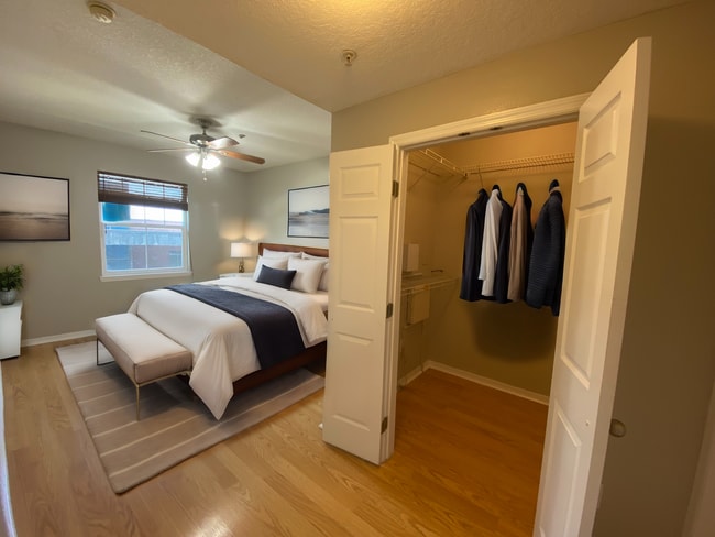 Building Photo - 1910 E Palm Ave