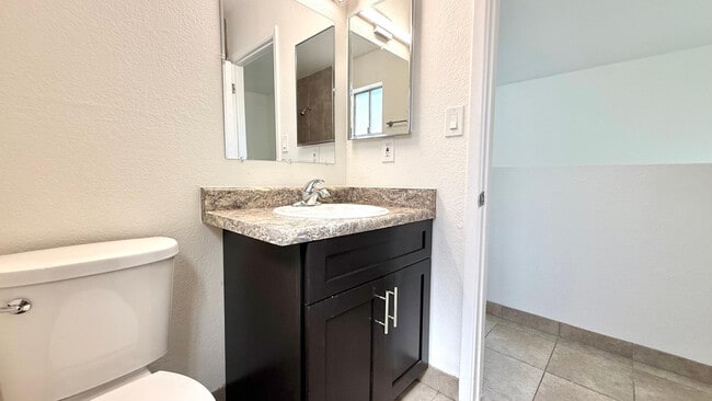 Foto del edificio - 1712 E Pepper Cir