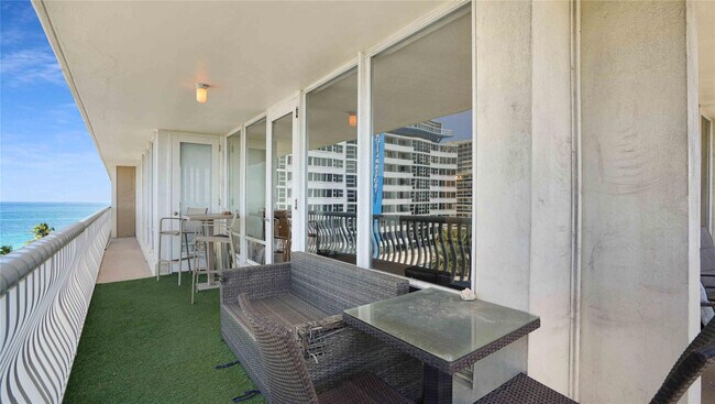 Foto del edificio - 4020 Galt Ocean Dr