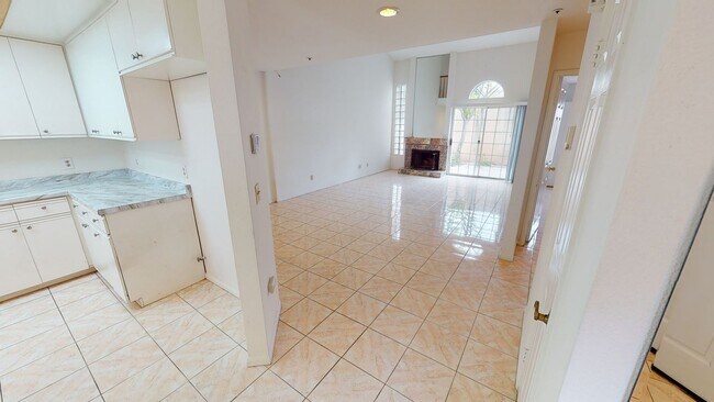 Building Photo - Two Story 3 Bedroom 3 Bathroom Townhome w/...
