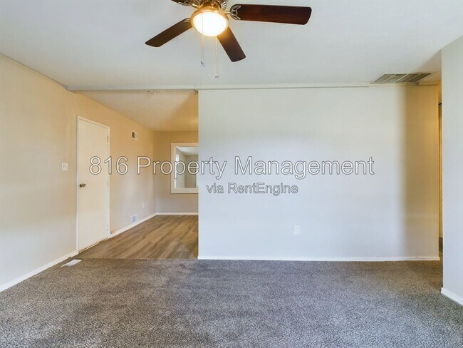 Foto del edificio - 6407 E 152nd St