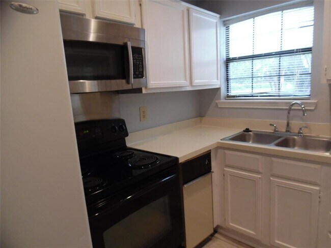 Foto del edificio - 4727 N Galloway Ave