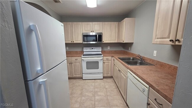 Foto del edificio - 4838 29th St SW