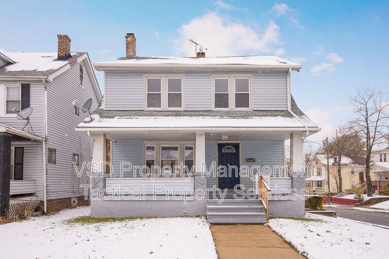 Primary Photo - 13827 S Parkway Dr