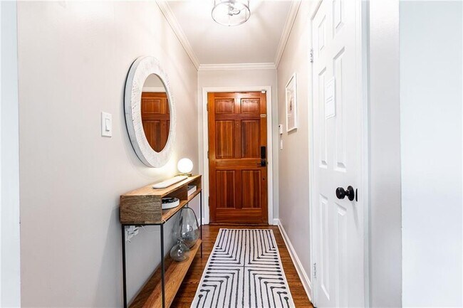 Foto del edificio - 1295 Lindenwood Ln NE