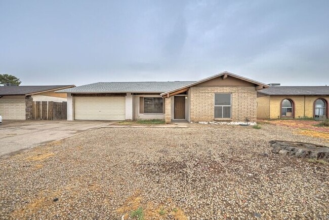 Foto del edificio - -$500 OFF FIRST MONTH RENT-READY TO VIEW NOW! 4 Bedroom 2 Bath Home in Phoenix!