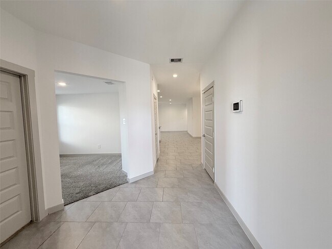 Building Photo - 28930 Yampa Mill Ln