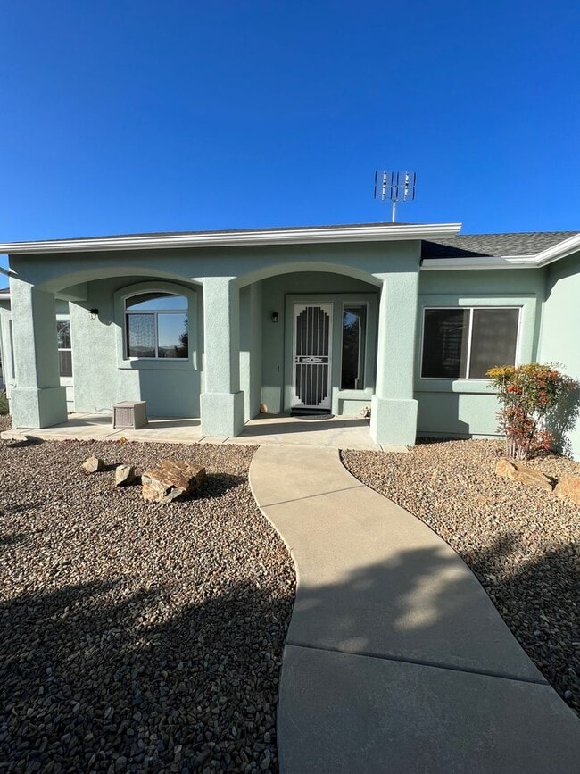 Building Photo - Three Bedroom in Cliff Rose of Prescott