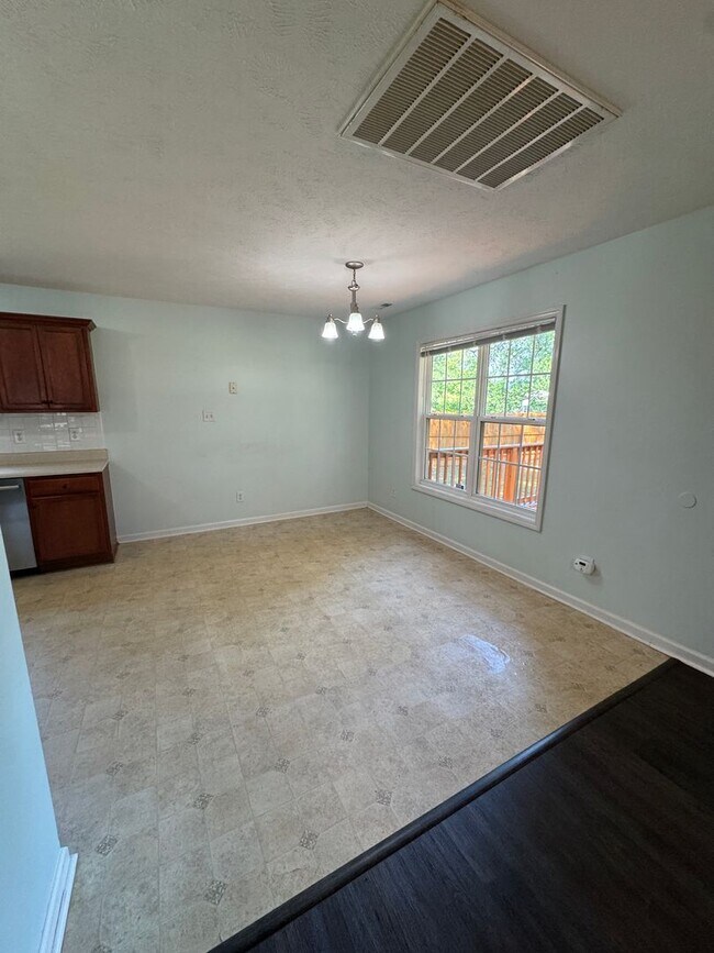 Foto del edificio - For Rent - Need Space?