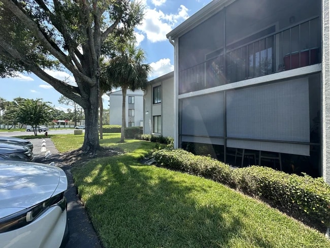 Building Photo - 1311 S Pine Ridge Cir